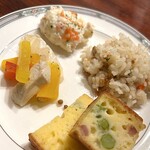 カンポフェリーチェ - チキン、ポテサラ、ピラフ、他（ビュッフェサービス）