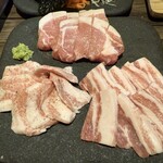 極み焼肉ホルモン 清司 - 