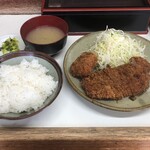 とんかつ美よし - とんかつ定食、魚フライ１つ追加