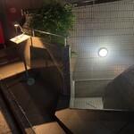 博多牛もつ鍋 なの川 - この階段を降りると、入り口