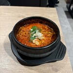 生ラムジンギスカン 新なるぼんず - 新の石鍋ユッケジャンらあめん