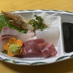 麗音 - 刺し盛り　地元であがったマグロが出始めました