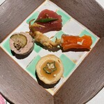 白金亭 - 日替わり前菜　小さなズワイガニの姿揚げ