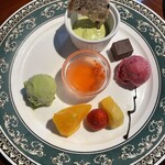 白金亭 - デザートの盛り合わせ