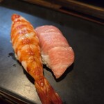 うきよ寿し - 妻には適当にお任せして握ってもらった。その最初が車海老とトロ。