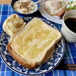 ピーターパン - 料理写真:ハードトースト　左上はなんだべ？