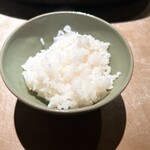 北新地 ふか - 14．南部鉄釜炊きごはん
      
      ふんわりほかほかとした白米の香気と甘み
      
      やや水っぽい気もするが
      上質な白米と水、炊き具合