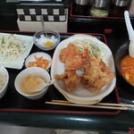 Geishun Gyoza - 炸鸡定食 980日元（含税）