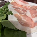 ベッラ・ナポリ - プロシュート　どこかにチーズがいるはず