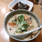 なか屋 - 野菜ラーメン　新作だそうです^^ 　動物系だし不使用なのにコクもあって美味しいです