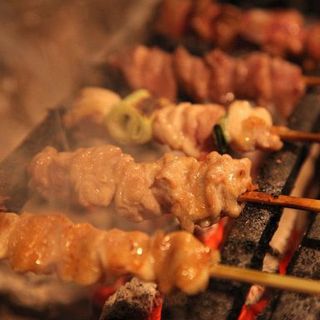 【多彩な部位を提供】濃厚で脂がのった名古屋コーチンの串焼き◎