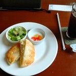 珈琲館エバーグリーン - タマゴベーコンフォカッチャとラージアイスコーヒー   710円