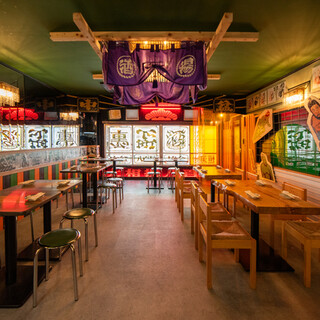 Cheers in a beautiful interior! A newly built casual neo-sake bar inspired by Sumo.