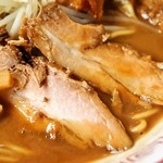 ラーメン東大 - 熟成とんこつ 豚バラ入（チャーシュー）