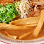 ラーメン東大 - 熟成とんこつ 豚バラ入（メンマ）