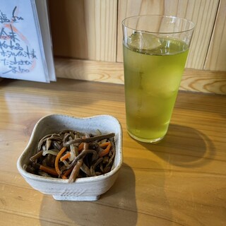 山形の旬とおばんざい ござった - 料理写真:お通し、緑茶ハイ