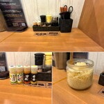 麺匠 釜善 - 卓上調味料が豊富