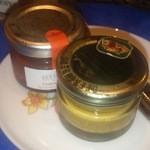 エスカリエ - トマトソースと、マスタード