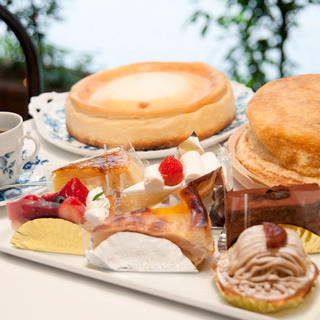 ケーキは定番の4種類とおすすめケーキをご用意