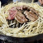 ジンギスカン めいめい亭 - 料理写真:生ラム