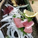 馬力 - 馬刺し三点盛り　1,680円（食べかけ）