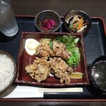 黄金屋 - 