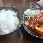 もつ煮と煮干しそば（中華そば）真也食堂 - セットの『もつ煮小とライス小』
