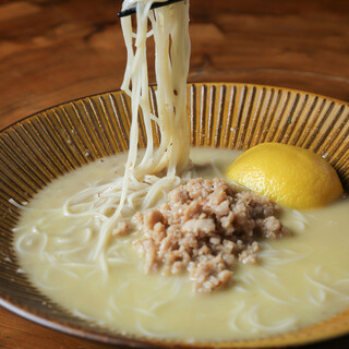 新名物！『闇の鶏ヌードル』