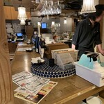串揚げとワイン はち - 店内