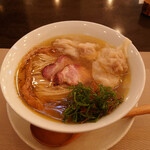 MENSHO - 塩雲呑麺