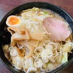 麺や はる - 特製醤油　野菜　中盛り　1265円くらい