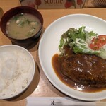 社 - ハンバーグ定食　800円
