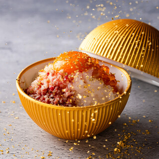 見た目はSNS映え◎味は絶品！演出や料理名も、ひとひねり！