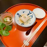 京懐石 美濃吉 竹茂楼 - 自家製胡麻豆腐とじゅんさい・蛸ともずく