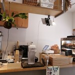 銀六いも - 店内