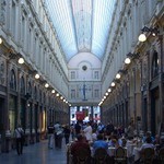 Neuhaus - 世界最古のアーケード街の1つ『ギャルリー・サンチュベール』内にあります。