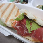 ブォング スタイオ - 料理写真:生ハム＋モッツァレッラ＋トマト＋レタスパニーニ