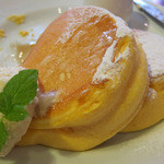 ニノーバル カフェ - 幸せのパンケーキ