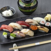 土日祝限定　しおさい（握り10貫、巻物半本、お椀、小鉢付き）