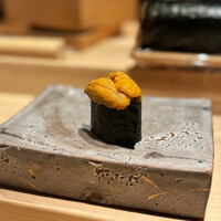 鮨 由う - 