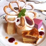 自家製ケーキ盛り合せ アイスクリーム添え