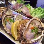 じなん坊 - 生牡蠣も水槽から、鯵も活き造り、CP良すぎです。