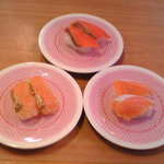 かっぱ寿司 - 種類は違えど３皿ともサーモン！