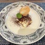 CHATONS - ティラミス480円(税込み)