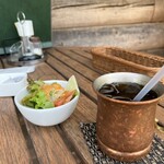 ジロー珈琲 - サラダとドリンクのセットで1200円