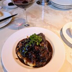 ワイン食堂 Lucky - 牛スネ肉の赤ワイン煮込み1600円