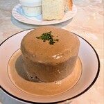 ワイン食堂 Lucky - ポルチーニソースのおでん大根450円