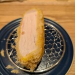 とんかつ成蔵 - ロースカツも小さくなりました。