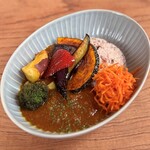 tumugu kitchen @616 - 彩り野菜のスパイスカレー