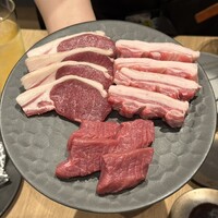 金山成吉思汗 - 